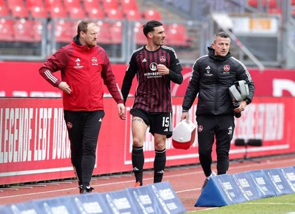 03 02 2024 Soccer Season 2023 2024 2 Soccer Bundesliga 20 Matchday 1 FC Nürnberg FCN Club VfL Osnabrück Sportfoto Zink DaMa xdaxmax DFL regulations prohibit any use of photographs as image sequences and or quasi video only for editorial use Ivan Marquez 15, 1 FC Nürnberg FCN must leave the pitch injured due to pain injury