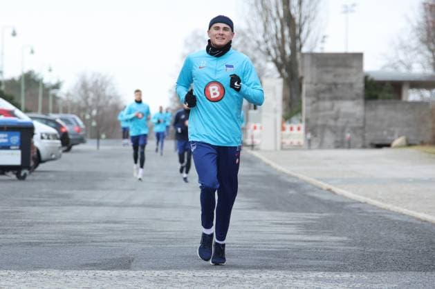 DEU, DFL, 2 FBL Hertha BSC, Training, PK, 04 02 2024, Sportforum, Berlin, DEU, DFL, 2 FBL Hertha BSC, Training, PK, im Bild Auslauftraining, auslaufen nach einem Spiel, Marten Winkler Hertha BSC Berlin 22 DFL regulations prohibit any use of Photographs as image sequences and or quasi video Foto Juergen Engler nordphoto GmbH nordphotoxGmbHx xEngler nph00076
