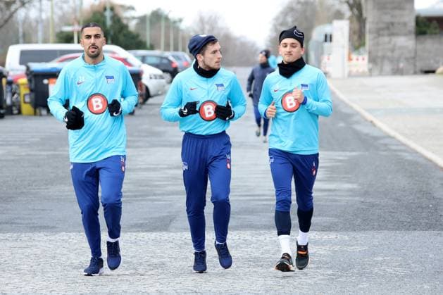 DEU, DFL, 2 FBL Hertha BSC, Training, PK, 04 02 2024, Sportforum, Berlin, DEU, DFL, 2 FBL Hertha BSC, Training, PK, im Bild Auslauftraining, auslaufen nach einem Spiel, Aymen Barkok Hertha BSC Berlin 18 , Jonjoe Kenny Hertha BSC Berlin 16 , Michal Karbownik Hertha BSC Berlin 6 DFL regulations prohibit any use of Photographs as image sequences and or quasi video Foto Juergen Engler nordphoto GmbH nordphotoxGmbHx xEngler nph00076