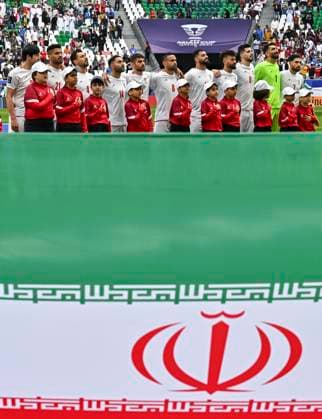 Iran v Japan: Quarterfinals - AFC Asian Cup Qatar 2023 The Iran team players are standing for the national anthem ahead of the AFC Asian Cup 2023 Quarter-Final match between Japan and Iran at Education City Stadium in Al Rayyan, Qatar, on February 3, 2023. DOHA Qatar  Copyright: xNoushadxThekkayilx originalFilename:varittyakkal-japanira240204_npr8R.jpg