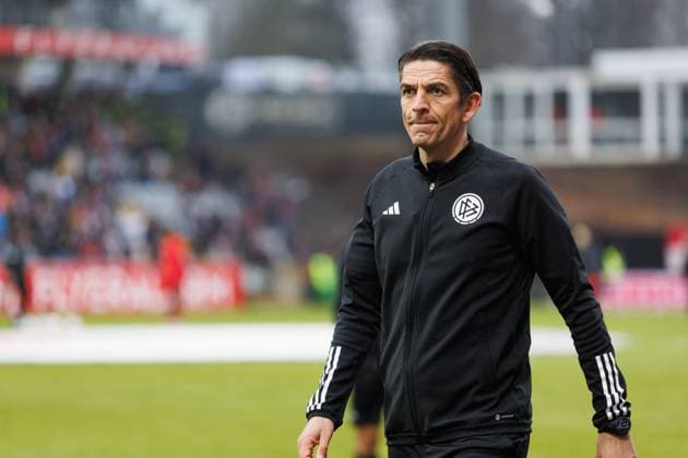 Referee Denis Aytekin, SV Elversberg vs 1 FC Kaiserslautern, Football, 2 Bundesliga, Matchday 20, Season 2023 2024, 04 02 2024 SV Elversberg vs 1 FC Kaiserslautern, Football, 2 Bundesliga, Matchday 20, Season 2023 2024, 04 02 2024 Elversberg Copyright: xEibner-Pressefoto AlexanderxNeisx EP_ANS