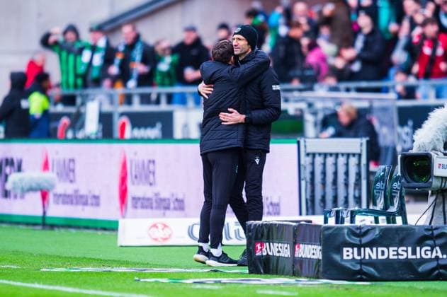 04 02 2024 Soccer, 2023 2024, 1 Bundesliga, Matchday 20, Hannover 96 FC Hansa Rostock L R Stefan Leitl Coach Hannover cheers after the goal to 1 0 with Andre Mijatovic Hannover DFL REGULATIONS PROHIBIT ANY USE OF PHOTOGRAPHS AS IMAGE SEQUENCES AND OR QUASI VIDEO