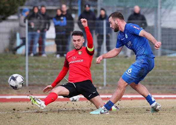 BAU 04 02 2024 Stuttgart Degerloch soccer test match SV Stuttgarter Kickers vs SG Sonnenhof Großaspach, goal to 2 0, f l Volkan Celiktas Großaspach , scorer Melvin Aladin Ramusovic Kickers