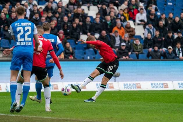 Sebastian Ernst Hannover 96, 10 GER, Hannover 96 vs FC Hansa Rostock, Football, 2 Bundesliga, Matchday 20, Season 2023 2024, 04 02 2024 DFL REGULATES PROHIBIT ANY USE OF PHOTOGRAPHS AS IMAGE SEQUENCES AND OR QUASI VIDEO Hannover 96 vs FC Hansa Rostock, Football, 2 Bundesliga, Matchday 20, Season 2023 2024, 04 02 2024 Hannover Copyright: xEibner-Pressefoto FabioxDeinertx EP_FDT