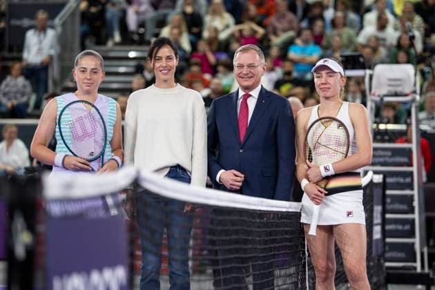 TENNIS - WTA, Tennis Damen Upper Austria Ladies Linz LINZ,AUSTRIA,04.FEB.24 - TENNIS - WTA Tour, Upper Austria Ladies Linz. Image shows Jelena Ostapenko (LAT), Ana Ivanovic (SRB), governor Thomas Stelzer and Ekaterina Alexandrova (RUS).  GEPAxpictures xGintarexKarpaviciute