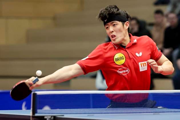 Dang Qiu Borussia Duesseldorf controls the ball, 1 mens table tennis Bundesliga, TTC Schwalbe Bergneustadt vs Borussia Düsseldorf, Burstenhalle, 04 02 2024, Bergneustadt, Germany