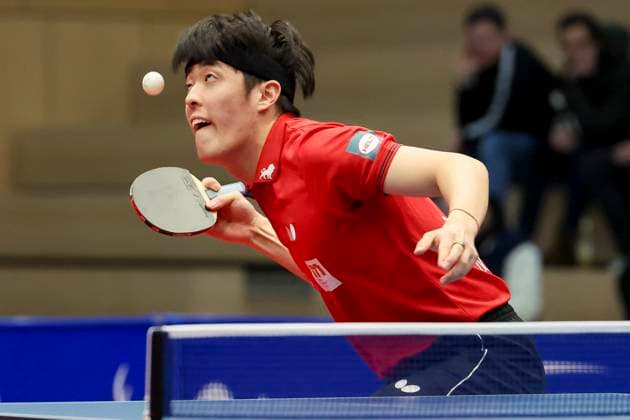 Dang Qiu Borussia Duesseldorf controls the ball, 1 mens table tennis Bundesliga, TTC Schwalbe Bergneustadt vs Borussia Düsseldorf, Burstenhalle, 04 02 2024, Bergneustadt, Germany