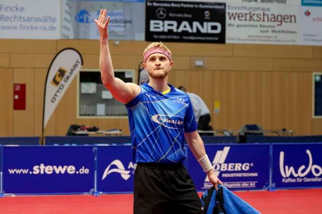 Romain Ruiz TTC Schwalbe Bergneustadt cheers, 1 German mens table tennis league, TTC Schwalbe Bergneustadt vs Borussia Düsseldorf, Burstenhalle, 04 02 2024, Bergneustadt, Germany