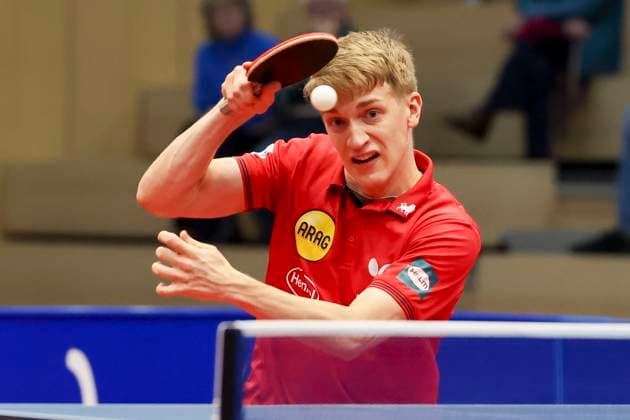 Anton Kaellberg Borussia Duesseldorf controls the ball, 1 mens table tennis Bundesliga, TTC Schwalbe Bergneustadt vs Borussia Düsseldorf, Burstenhalle, 04 02 2024, Bergneustadt, Germany