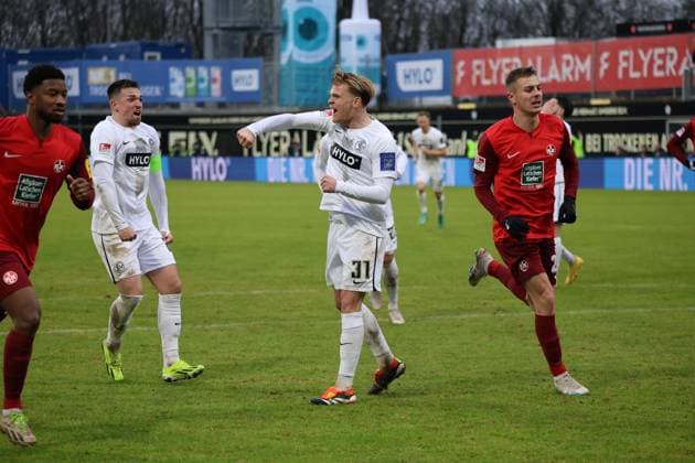 04 02 2024, Soccer, Men, 2 Bundesliga, Season 2023 2024, SV 07 Elversberg 1 FC Kaiserslautern, Goal celebration to 2 1, Goalscorer Thore Jacobsen SV 07 Elversberg Elversberg Ursapharm Arena an der Kaiserlinde Saarland Germany EN