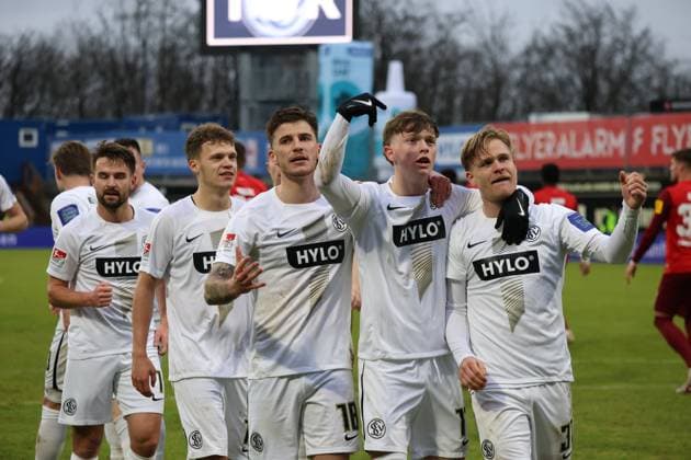 04 02 2024, Soccer, Men, 2 Bundesliga, Season 2023 2024, SV 07 Elversberg 1 FC Kaiserslautern, Goal celebration to 2 1, Goalscorer Thore Jacobsen SV 07 Elversberg Elversberg Ursapharm Arena an der Kaiserlinde Saarland Germany EN