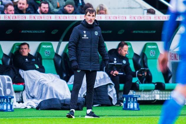 04 02 2024 Soccer, 2023 2024, 1 Bundesliga, Matchday 20, Hannover 96 FC Hansa Rostock Stefan Leitl Coach Hannover DFL REGULATIONS PROHIBIT ANY USE OF PHOTOGRAPHS AS IMAGE SEQUENCES AND OR QUASI VIDEO