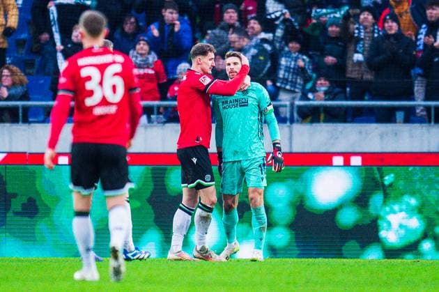 04 02 2024 Soccer, 2023 2024, 1 Bundesliga, Matchday 20, Hannover 96 FC Hansa Rostock L R Cedric Teuchert Hannover , Nicolo Tresoldi Hannover , Ron Robert Zieler Hannover DFL REGULATIONS PROHIBIT ANY USE OF PHOTOGRAPHS AS IMAGE SEQUENCES AND OR QUASI VIDEO