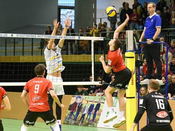 Jakob Elsaesser TV Rottenburg 4 , Yannick Bibelriether SV Schwaig 5 , TV Rottenburg vs SV Schwaig, Volleyball, 2 Bundesliga, Matchday 16, Season 2023 2024, 04 02 2024, TV Rottenburg vs SV Schwaig, Volleyball, 2 Bundesliga, Matchday 16, Season 2023 2024, 04 02 2024 Rottenburg am Neckar Copyright: xEibner-Pressefoto FlorianxSchustx EP_FSU