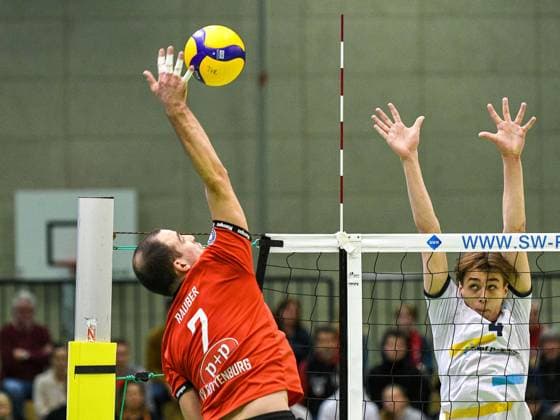 Timon Schippmann TV Rottenburg 7 , Attack, Felix Hemmer SV Schwaig 4 , TV Rottenburg vs SV Schwaig, Volleyball, 2 Bundesliga, Matchday 16, Season 2023 2024, 04 02 2024, TV Rottenburg vs SV Schwaig, Volleyball, 2 Bundesliga, Matchday 16, Season 2023 2024, 04 02 2024 Rottenburg am Neckar Copyright: xEibner-Pressefoto FlorianxSchustx EP_FSU
