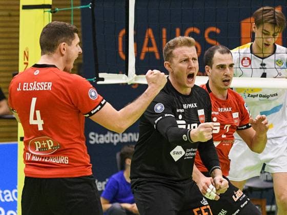 Jakob Elsaesser TV Rottenburg 4 , Hannes Elsaesser TV Rottenburg 16 , Moritz Rauber TV Rottenburg 2 , TV Rottenburg vs SV Schwaig, Volleyball, 2 Bundesliga, Matchday 16, Season 2023 2024, 04 02 2024, TV Rottenburg vs SV Schwaig, Volleyball, 2 Bundesliga, Matchday 16, Season 2023 2024, 04 02 2024 Rottenburg am Neckar Copyright: xEibner-Pressefoto FlorianxSchustx EP_FSU