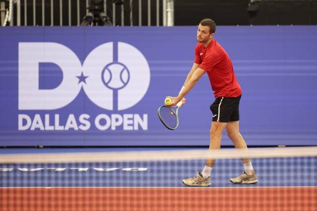 DALLAS, TX - FEBRUARY 04: Timo Stodder (GER) prepares to serve during the Dallas Open on February 4, 2024 at Styslinger Altec Tennis Complex in Dallas, TX.(Photo by George Walker Icon Sportswire) TENNIS: FEB 04 Dallas Open EDITORIAL USE ONLY Icon24020401