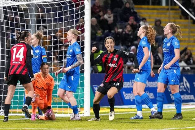 Bilder des Jahres 2024, Sport 02 Feburar Sport Themen der Woche KW05 Sport Bilder des Tages Tor zum 1:0 fuer Frankfurt durch Sara Doorsoun (Eintracht Frankfurt, 23), GER, Eintracht Frankfurt vs SGS Essen, Fussball Google Pixel Frauen Bundesliga, 12. Spieltag, Saison 2023 2024, 04.02.2024, DFL DFB regulations prohibit any use of photographs as image sequences and or quasi-video GER, Eintracht Frankfurt vs SGS Essen, Fussball Google Pixel Frauen Bundesliga, 12. Spieltag, Saison 2023 2024, 04.02.2024, Frankfurt *** Goal for 1 0 for Frankfurt by Sara Doorsoun Eintracht Frankfurt, 23 , GER, Eintracht Frankfurt vs SGS Essen, Football Google Pixel Womens Bundesliga, 12 Matchday, Season 2023 2024, 04 02 2024, DFL DFB regulations prohibit any use of photographs as image sequences and or quasi video GER, Eintracht Frankfurt vs SGS Essen, Football Google Pixel Womens Bundesliga, 12 Matchday, Season 2023 2024, 04 02 2024, Frankfurt Copyright: xEibner-Pressefoto StefanxMayerx EP_SMR