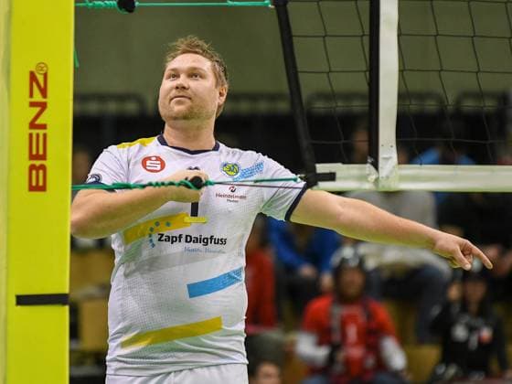 Yannick Klement SV Schwaig 1 discusses with the referee, TV Rottenburg vs SV Schwaig, Volleyball, 2 Bundesliga, Matchday 16, Season 2023 2024, 04 02 2024, TV Rottenburg vs SV Schwaig, Volleyball, 2 Bundesliga, Matchday 16, Season 2023 2024, 04 02 2024 Rottenburg am Neckar Copyright: xEibner-Pressefoto FlorianxSchustx EP_FSU