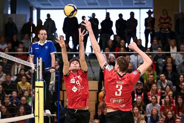 Volleyball 2 Bundesliga season 2023 2024 TV Rottenburg SV Schwaig 04 02 2024 Linus Hermann left, TV Rottenburg and Jan Huber right, TV Rottenburg
