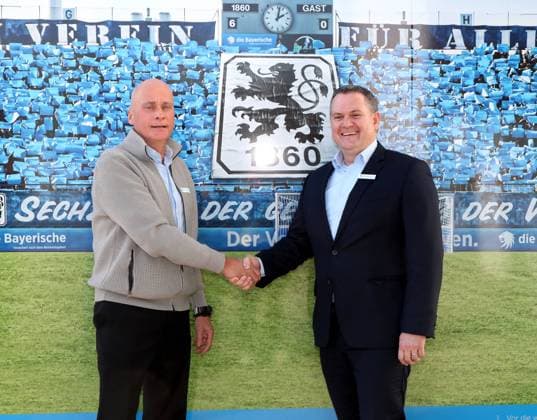 Munich, Germany 05 February 2024 Football, Men, 3 Liga, Season 2023 2024, TSV 1860 Munich, Presentation of commercial managing director Oliver Mueller , Grünwalder Strasse 114 In the picture Robert Reisinger, President TSV 1860 Munich left with Oliver Mueller, new managing director finances, commercial TSV 1860 Munich right handshake, greet, shake hands