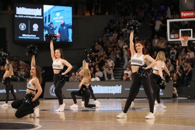 Symbol Show interlude and animation with the Towers cheergirls during the half-time break Basketball Mens BBL on Sat 03 02 2024 Hamburg Towers Baskets Bonn 80 87 Claus Bergmann