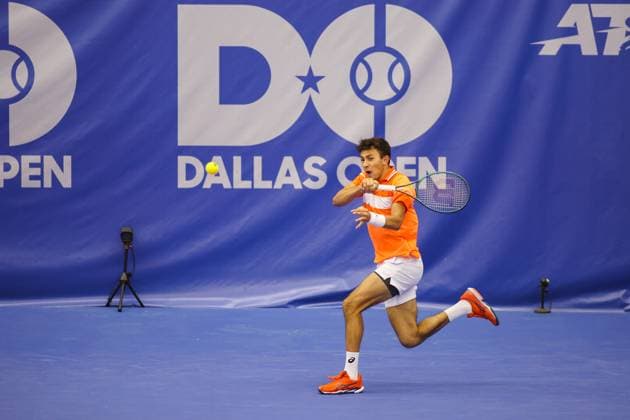 DALLAS, TX - FEBRUARY 05: Emilio Nava (USA) hits a forehand during the Dallas Open on February 5, 2024 at Styslinger Altec Tennis Complex in Dallas, TX. (Photo by George Walker Icon Sportswire) TENNIS: FEB 05 Dallas Open EDITORIAL USE ONLY Icon24020526