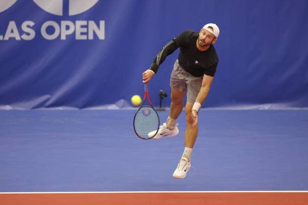 DALLAS, TX - FEBRUARY 05: Nathaniel Lammons (USA) serves during the Dallas Open on February 5, 2024 at Styslinger Altec Tennis Complex in Dallas, TX. (Photo by George Walker Icon Sportswire) TENNIS: FEB 05 Dallas Open EDITORIAL USE ONLY Icon24020550