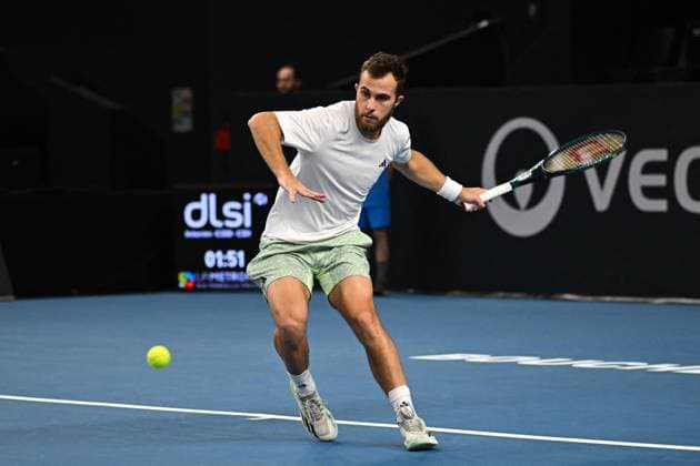 Open 13 Provence - Marseille Hugo Gaston (FRA) during his first round match at the Open 13 Provence in Marseille, on February, 5, 2024. Photo by Corinne Dubreuil ABACAPRESS.COM Marseille France  Copyright: xDubreuilxCorinne ABACAx