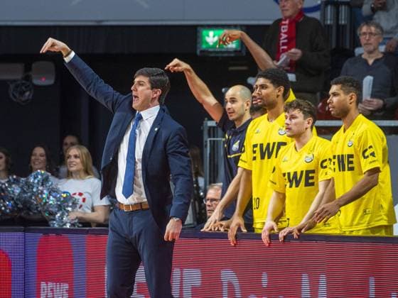 Oldenburgs coach Pedro CALLES and players Basketball, Bayern Oldenburg on 5 02 2024 Basketball Bundesliga, FC Bayern Basketball EWE Baskets Oldenburg 93 73, 19 Matchday, Season 2023 2024 in Munich, B M W P A R K, Germany Source Copyright Credit Oryk HAIST xBASKETBALL_FCB-OLDx