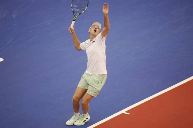 DALLAS, TX - FEBRUARY 06: Alex Michelsen (USA) serves during the Dallas Open on February 6, 2024 at Styslinger Altec Tennis Complex in Dallas, TX. (Photo by George Walker Icon Sportswire) TENNIS: FEB 06 Dallas Open EDITORIAL USE ONLY Icon24020606