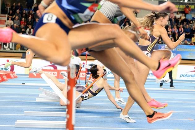 Bilder des Jahres 2024, Sport 02 Feburar Sport Themen der Woche KW06 Sport Bilder des Tages RECORD DATE NOT STATED Torun, 06.02.2024 HALOWY MITYNG LEKKOATLETYCZNY ORLEN COPERNICUS CUP TORUN 2024 World Athletics Indoor Tour N Z HURSKE Reetta upadek FOT. Slawomir Kowalski 400mm.pl NEWSPIX.PL --- Newspix.pl  06022024SKF_005