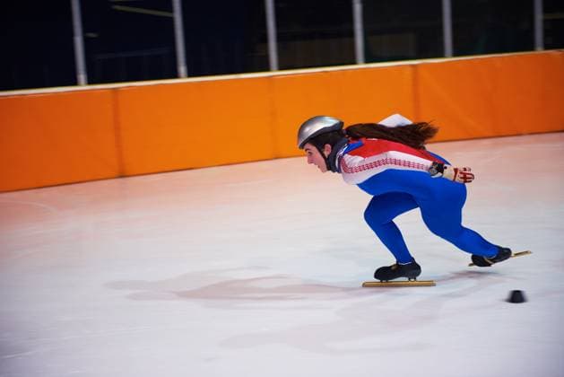 Speed skating, Eisschnelllauf speed skating with young athletes (License=RF) 7275629 ,model released, Symbolfoto Copyright: xZoonar.com benisxarapovicx 7275629 ,model released, Symbolfoto ,property released