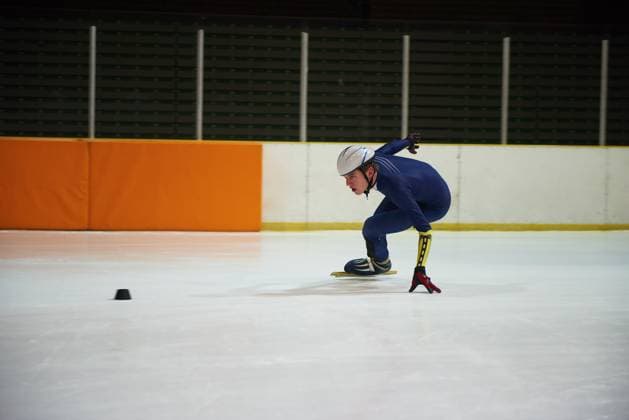 Speed skating, Eisschnelllauf speed skating with young athletes (License=RF) 7279829 ,model released, Symbolfoto Copyright: xZoonar.com benisxarapovicx 7279829 ,model released, Symbolfoto ,property released