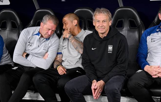 FOOTBALL AFC Asian Cup semi-final in Doha Jordan South Korea 06 02 2024 Coach South Korea, Juergen Klinsmann right, Germany and co-coach Du Ri Cha center, South Korea with goalkeeper coach South Korea, Andreas Koepke left, Germany