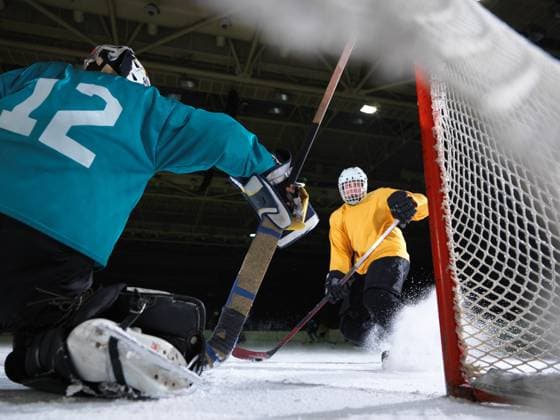 Ice hockey, Eishockey goalkeeper ice hockey goalkeeper player on goal in action (License=RF) 7782838 ,model released, Symbolfoto Copyright: xZoonar.com benisxarapovicx 7782838 ,model released, Symbolfoto ,property released