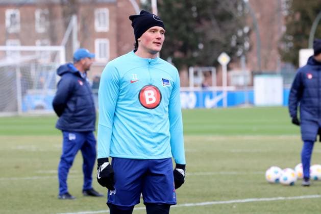 DEU, DFL, 2 FBL Hertha BSC, Training, 07 02 2024, Sportforum, Berlin, DEU, DFL, 2 FBL Hertha BSC, Training, im Bild Fabian Reese Hertha BSC Berlin 11 DFL regulations prohibit any use of Photographs as image sequences and or quasi video Foto Juergen Engler nordphoto GmbH nordphotoxGmbHx xEngler nph00076
