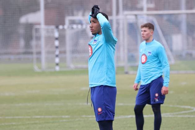 DEU, DFL, 2 FBL Hertha BSC, Training, 07 02 2024, Sportforum, Berlin, DEU, DFL, 2 FBL Hertha BSC, Training, im Bild Bradley Ibrahim Hertha BSC Berlin 23 DFL regulations prohibit any use of Photographs as image sequences and or quasi video Foto Juergen Engler nordphoto GmbH nordphotoxGmbHx xEngler nph00076