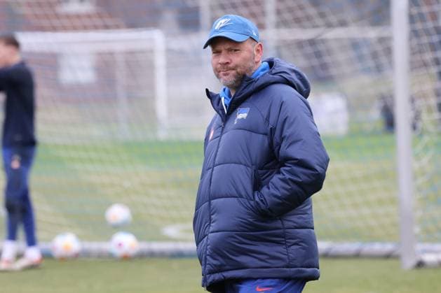 DEU, DFL, 2 FBL Hertha BSC, Training, 07 02 2024, Sportforum, Berlin, DEU, DFL, 2 FBL Hertha BSC, Training, im Bild Cheftrainer Pal Dardai Hertha BSC Berlin DFL regulations prohibit any use of Photographs as image sequences and or quasi video Foto Juergen Engler nordphoto GmbH nordphotoxGmbHx xEngler nph00076