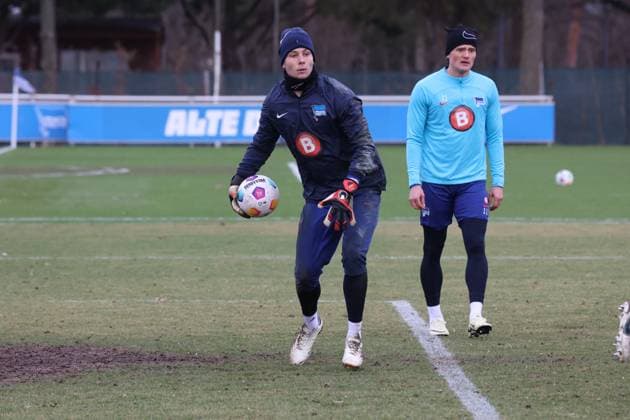 DEU, DFL, 2 FBL Hertha BSC, Training, 07 02 2024, Sportforum, Berlin, DEU, DFL, 2 FBL Hertha BSC, Training, im Bild Tjark Ernst Hertha BSC Berlin 12 , Fabian Reese Hertha BSC Berlin 11 DFL regulations prohibit any use of Photographs as image sequences and or quasi video Foto Juergen Engler nordphoto GmbH nordphotoxGmbHx xEngler nph00076