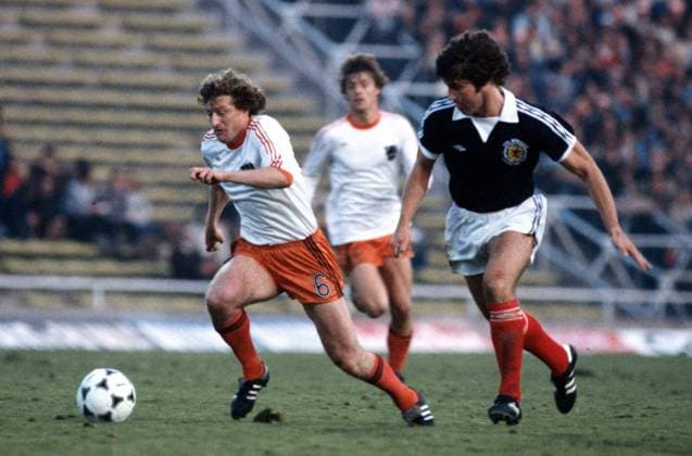 Onderwerp Subject: Scotland - Holland (3-2) World Cup 1978 Reklame: Club Team Country: Scotland Holland Seizoen Season: 1977 1978 1978 1979 FOTO PHOTO: Scotland s Stuart KENNEDY (R) in duel with Holland s Wim JANSEN (L) Trefwoorden Keywords: 04 $10 ±1110229223928 MENDOZA Argentina Content not available for redistribution in The Netherlands directly or indirectly through any third parties. Copyright: xBSRxAgencyx 78100611A000485 EDITORIAL USE ONLY