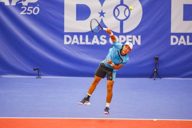 DALLAS, TX - FEBRUARY 07: Rinky Hijikata (AUS) serves during the Dallas Open on February 7, 2024 at Styslinger Altec Tennis Complex in Dallas, TX. (Photo by George Walker Icon Sportswire) TENNIS: FEB 07 Dallas Open EDITORIAL USE ONLY Icon24020720