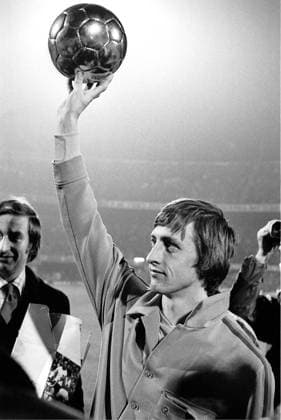 Onderwerp Subject: Holland Club Team Country: Holland Seizoen Season: 1974 1975 FOTO PHOTO: Holland s Johan CRUIJFF received the golden ball for the best player off the world cup 1974 Trefwoorden Keywords: 02 $10 ROTTERDAM NLD Content not available for redistribution in The Netherlands directly or indirectly through any third parties. Copyright: xBSRxAgencyx 74101120A005610 EDITORIAL USE ONLY