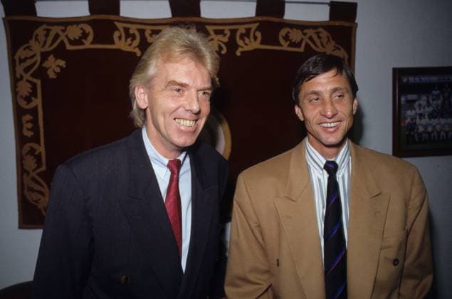 Onderwerp Subject: Real Madrid - FC Barcelona, Barca Primera Division Reklame: Club Team Country: Real Madrid FC Barcelona Seizoen Season: 1994 1995 FOTO PHOTO: Real Madrid s coach Leo BEENHAKKER (L) and FC Barcelona s coach Johan CRUIJFF (R) Trefwoorden Keywords: 02 $10 ± Content not available for redistribution in The Netherlands directly or indirectly through any third parties. Copyright: xBSRxAgencyx 94101120A005278 EDITORIAL USE ONLY