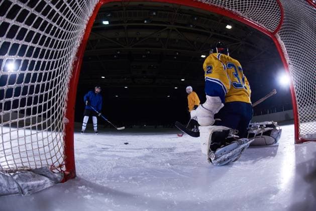 Ice hockey, Eishockey goalkeeper ice hockey goalkeeper player on goal in action (License=RM) 8295223 ,model released, Symbolfoto Copyright: xZoonar.com benisxarapovicx 8295223 ,model released, Symbolfoto ,property released