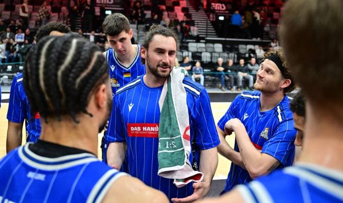 07 02 2024 Basketball Season 2023 2024 2 Bundesliga Pro A 21 Matchday Nuremberg Falcons Basketball Club NBC Fraport Skyliners Frankfurt Marco Völler Voeller 33, Fraport Skyliners and Team Team after the end of the match