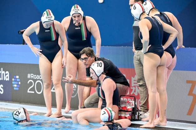 Carlo Silipo head coach of team Italy talks to the team during a time out of the Water polo, Wasserball women match between team Italy (white caps) and team Canada (blue caps) of the 21st World Aquatics Championships at the Aspire Dome in Doha (Qatar), February 8, 2024. GiorgioXScala
