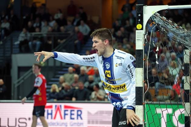 07 02 2024, xovx, Handball Liqui Moly Handball Bundesliga, HSG Wetzlar ThSV Eisenach Mateusz Kornecki ThSV Eisenach gesticulating, gesticulating with his arms Wetzlar Buderus Arena Hessen Germany EN
