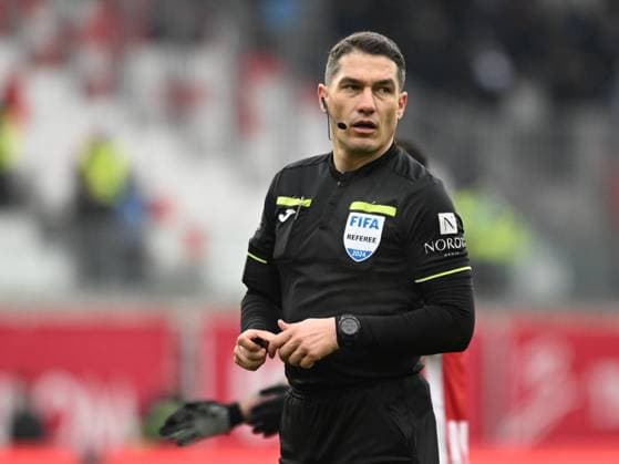 Central referee Istvan Kovacs reacts to the football match between Sepsi OSK Sfantu Gheorghe and Universitatea Craiova, part of the Superbet Super League, held at the Sepsi Arena in Sfantu Gheorghe, Sunday, February 4, 2024 Sfantu Gheorghe Copyright: xRazvanxPasarica SPORTxPICTURESx