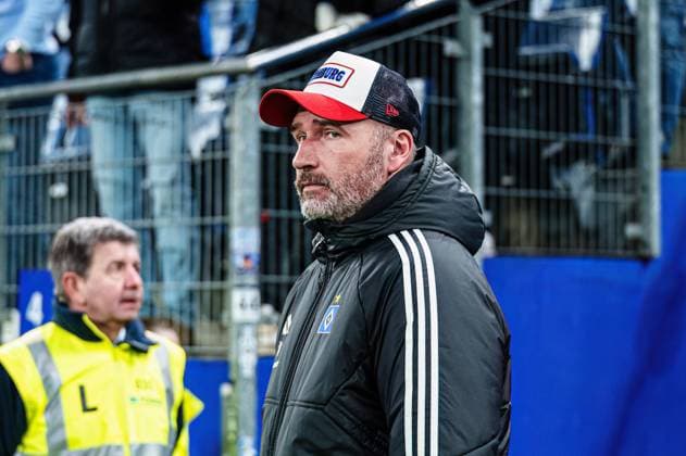 Tim Walter Hamburger SV, Coach GER, Hamburger SV vs Hannover 96, Football, 2 Bundesliga, Matchday 21, Season 2023 2024, 09 02 2024 DFL REGULATIONS PROHIBIT ANY USE OF PHOTOGRAPHS AS IMAGE SEQUENCES AND OR QUASI VIDEO GER, Hamburger SV vs Hannover 96, Football, 2 Bundesliga, Matchday 21, Season 2023 2024, 09 02 2024 Hamburg Copyright: xEibner-Pressefoto MarcelxvonxFehrnx EP_MFN